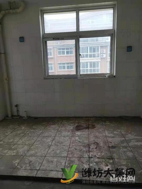 首付10萬(wàn)新城花園 140平米毛坯房三室兩廳無(wú)稅急