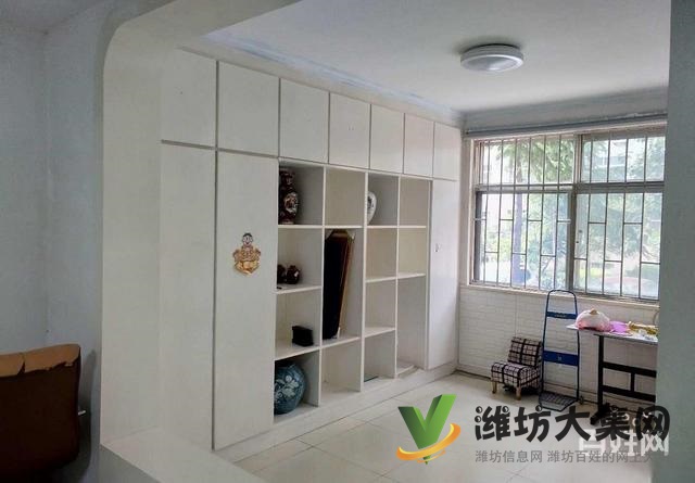 圣榮廣場多層1樓,精裝3室,房東急售,現(xiàn)在僅僅只要