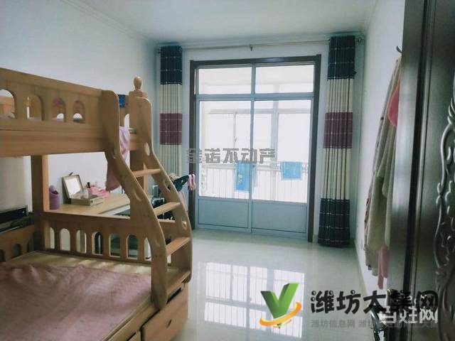 巴龍國際北區(qū)3室5樓136平 精裝修家具家電齊全拎包入住