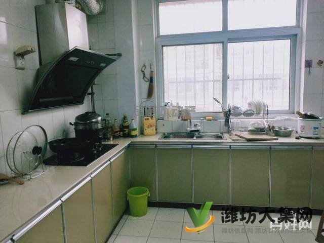 巴龍國際北區(qū)3室5樓136平 精裝修家具家電齊全拎包入住