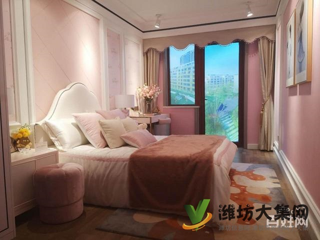 萬(wàn)達(dá)近陽(yáng)光假日白浪河畔 四層墅質(zhì)洋房一樓帶院送負(fù)一