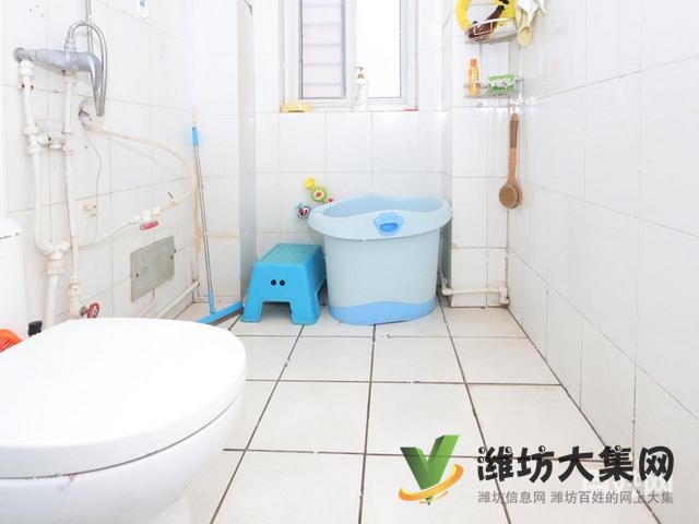 外國語近,一樓帶院,三室朝陽,前后無遮擋