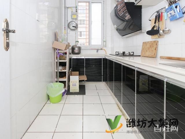 外國語近,一樓帶院,三室朝陽,前后無遮擋