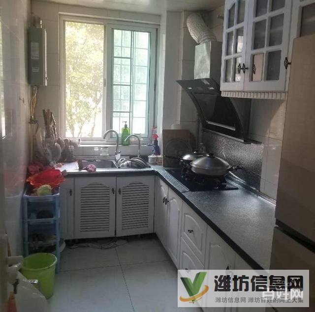 多層一樓帶院起地一層93平僅售73萬精裝無稅急售帶