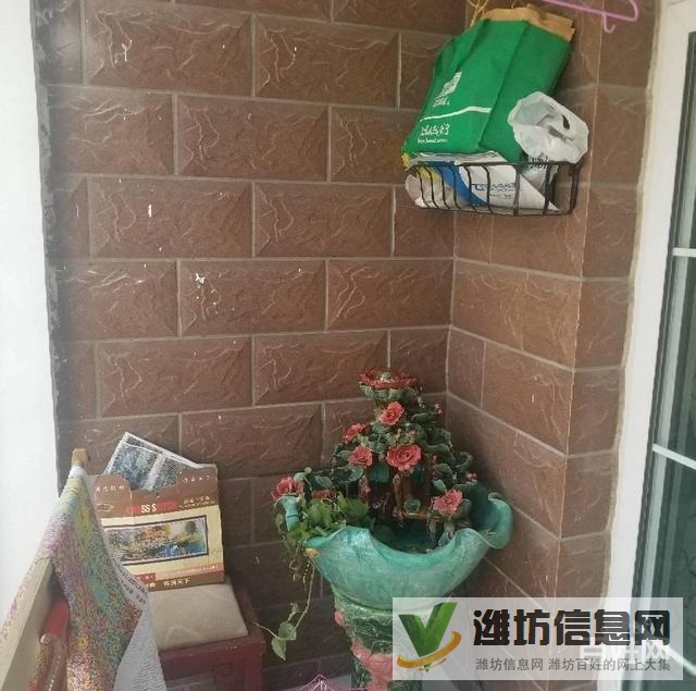 多層一樓帶院起地一層93平僅售73萬精裝無稅急售帶