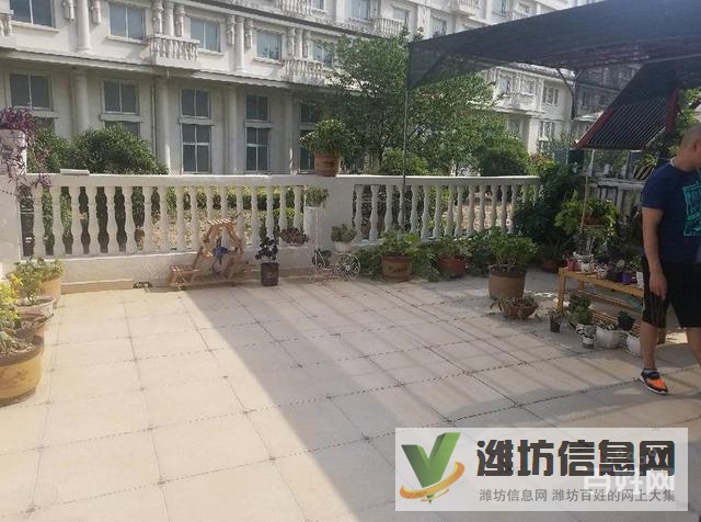 多層一樓帶院起地一層93平僅售73萬精裝無稅急售帶