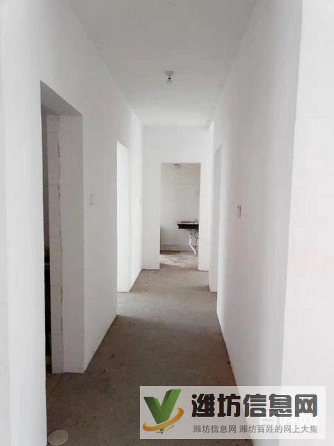 天虹花園,1樓,3室2廳2衛(wèi),南向大客廳,帶大車庫