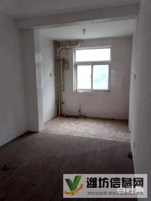 天虹花園,1樓,3室2廳2衛(wèi),南向大客廳,帶大車庫