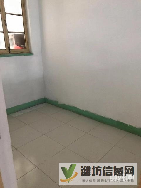 一樓帶大院!大院!有南門,實小近,標準三室,全明通透